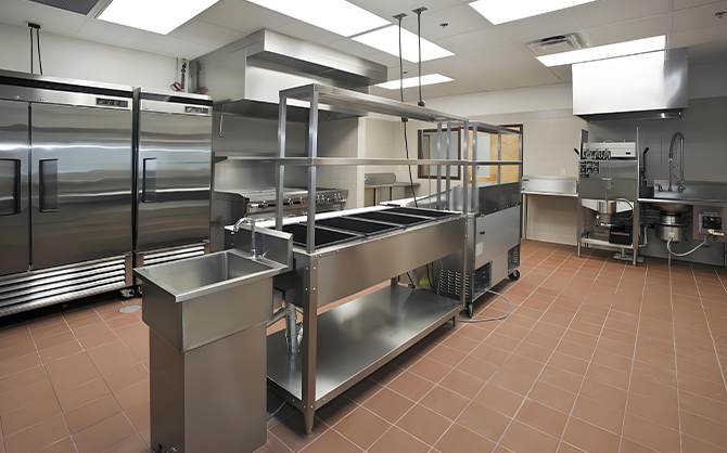 商用冰柜的維護(hù)與保養(yǎng):確保食品安全的冷藏解決方案